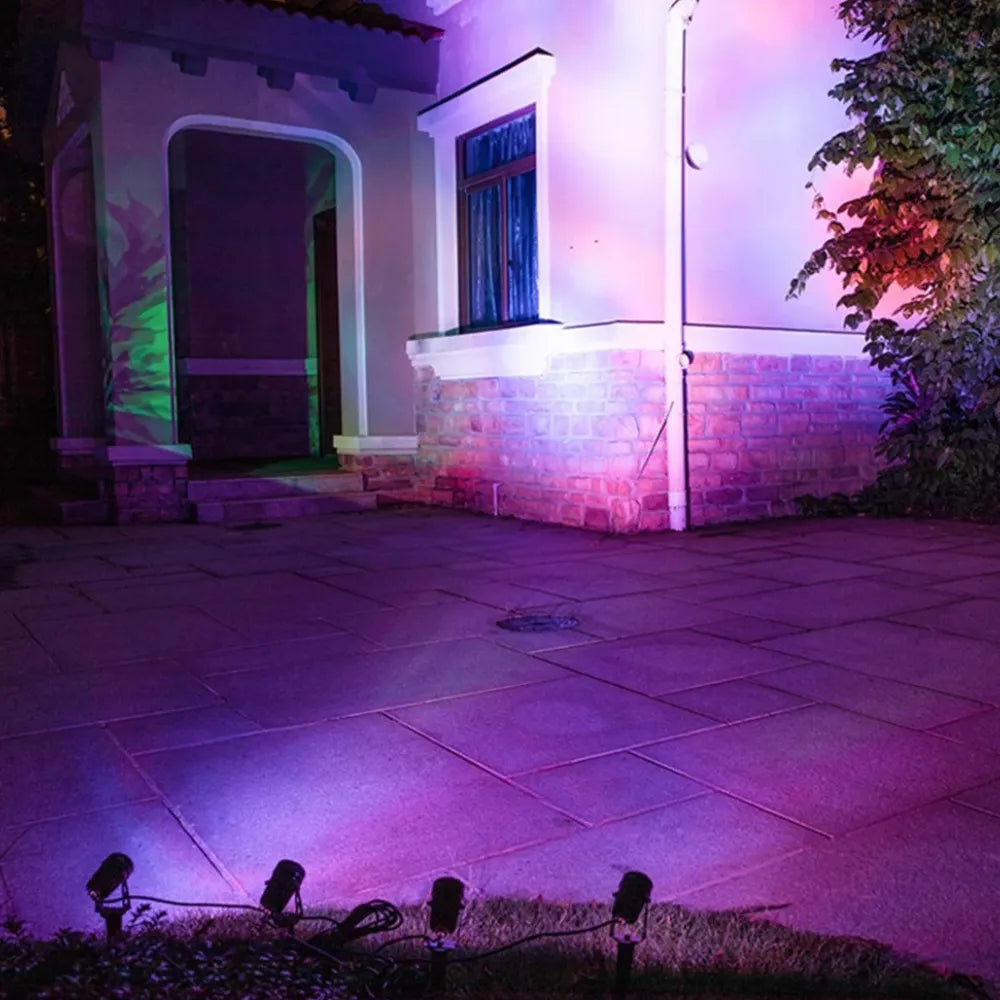 As Luminárias possuem 7 Cores, Dando Vida ao seu jardim até nas noites mais escuras.